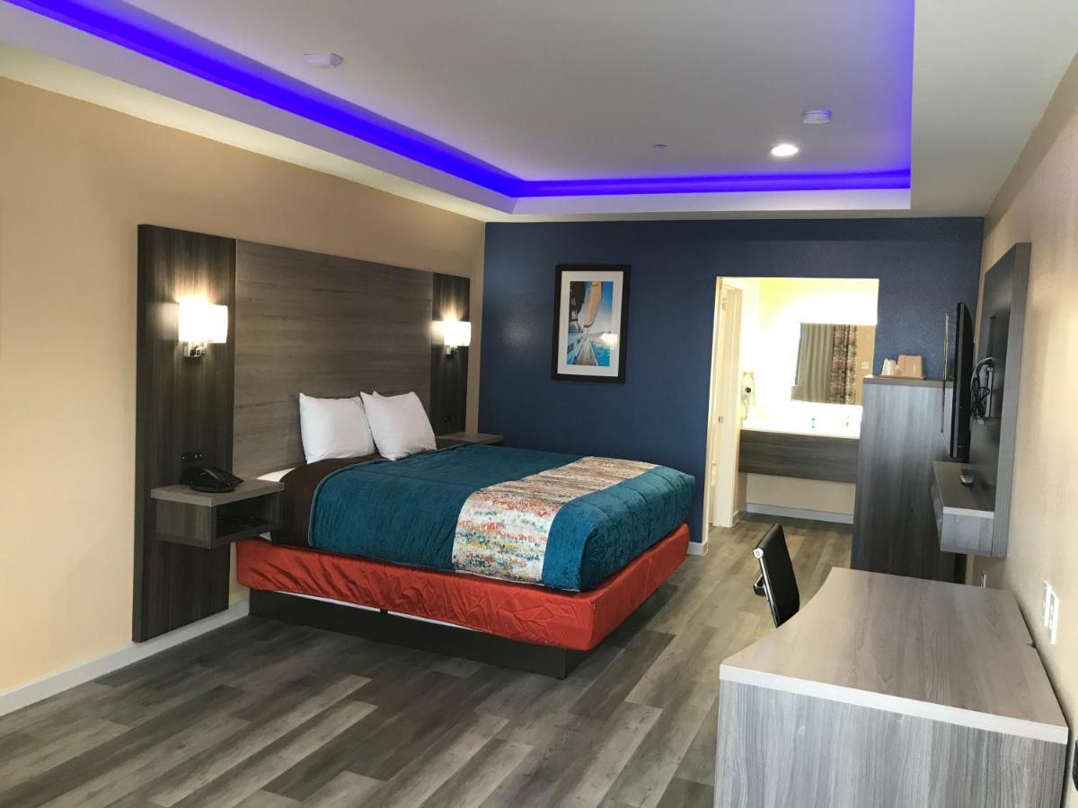 Scottish Inn & Suites Houston Willowbrook Экстерьер фото